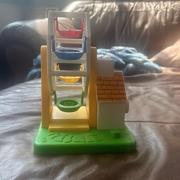 Kids fisher price music box Ferris wheel - Picture 3 of 3